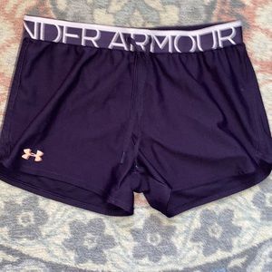 3/20🌟 Under Armour workout short size medium